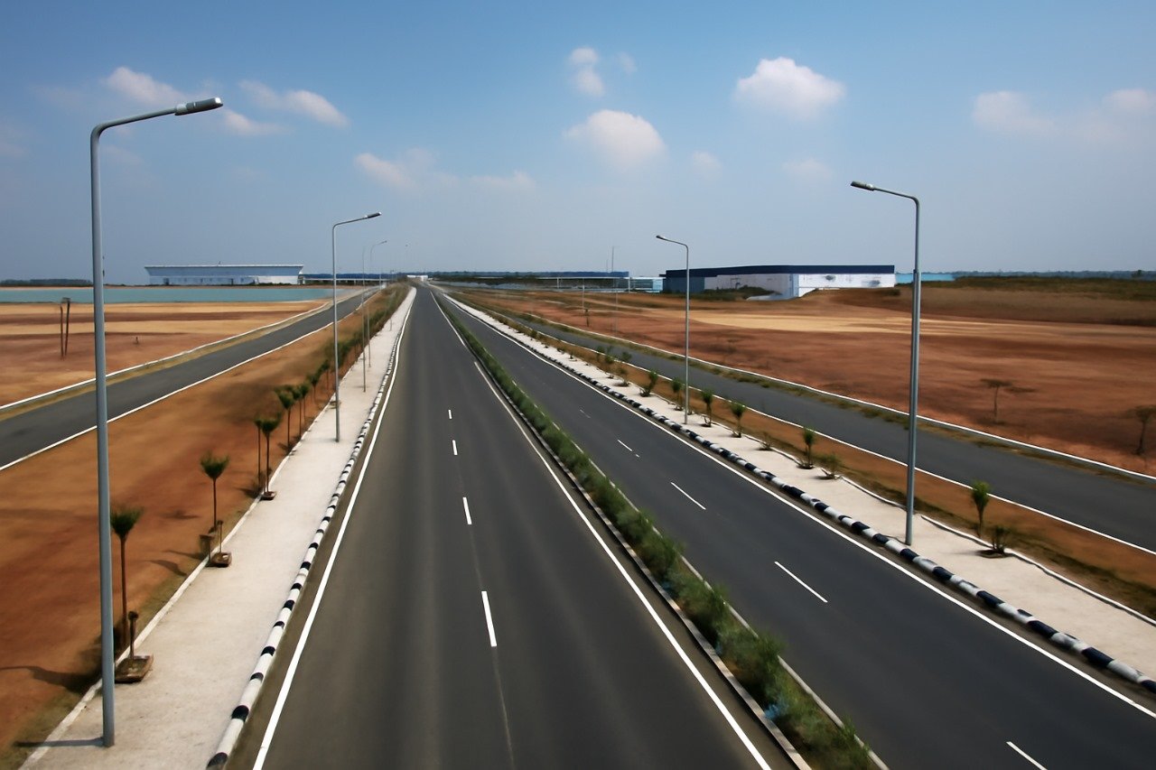Dholera SIR Completes Key Road Infrastructure to Support Industrial Units