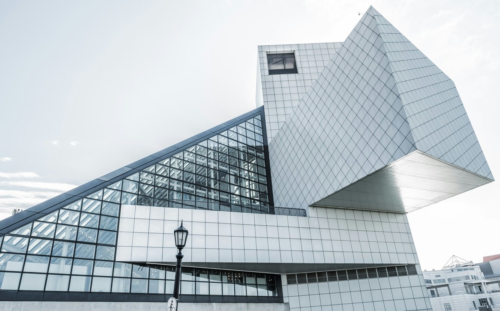 Government Policies & Incentives for Dholera Investors Gujarat government schemes attracting domestic and foreign investment.